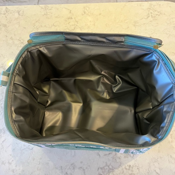 VS Soft Ice Chest Bag - Picture 2 of 3
